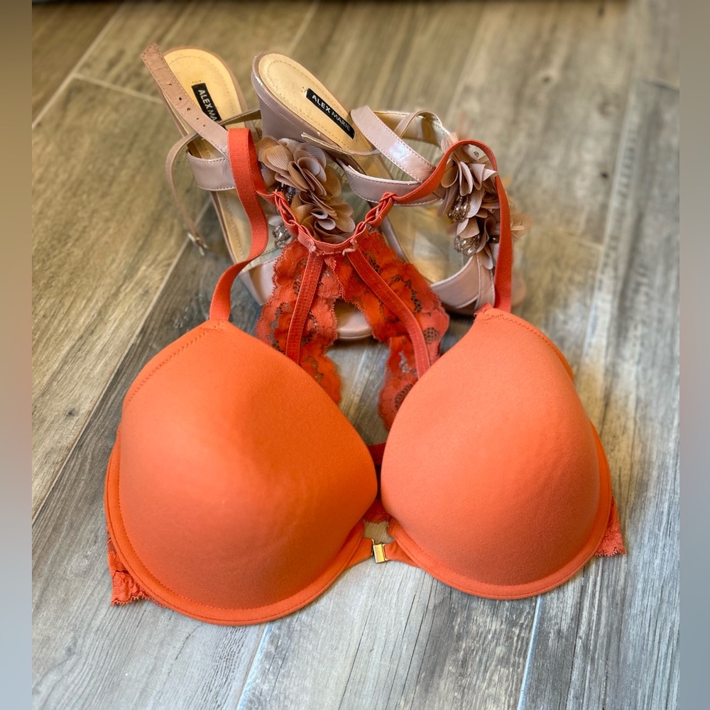 Gilligan and O’Malley Front Clasp Bra